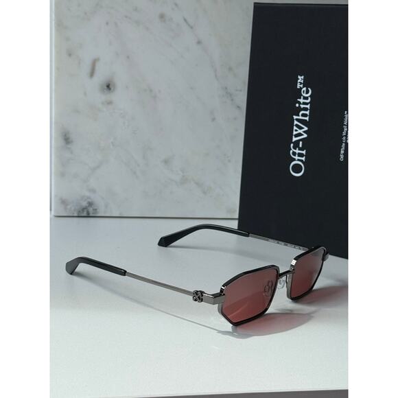 NEW Off White Loa Metal Unisex Sunglasses in Gunmetal Red - Picture 4 of 5
